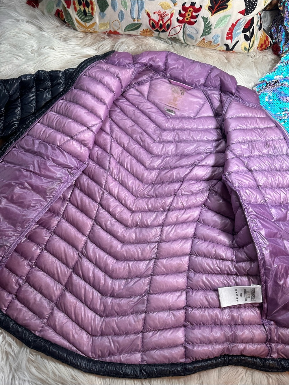 Mountain Hardware • Womens Ghost Whisperer Goose Down Jacket - Picture 10 of 16